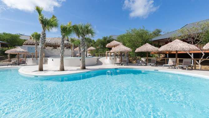 Zwembad van Morena Resort in Jan Thiel, Curacao foto 1