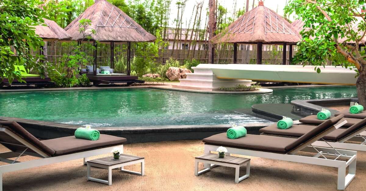 Zwembadzijde bij Mövenpick Spa Resort Jimbaran, Indonesië foto 2