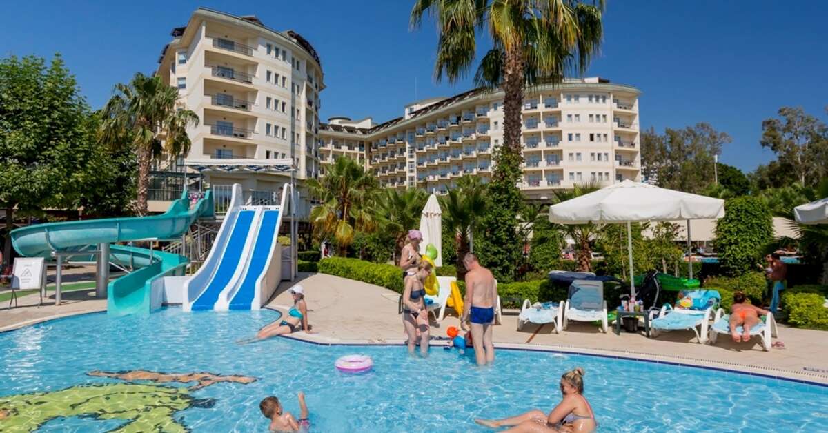 Zwembad met glijbanen van Mukarnas Spa Hotel Okurcalar, Turkije foto 2