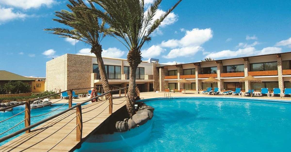 Zwembad van Oasis Belorizonte Hotel Santa Maria, Kaapverdië foto 3