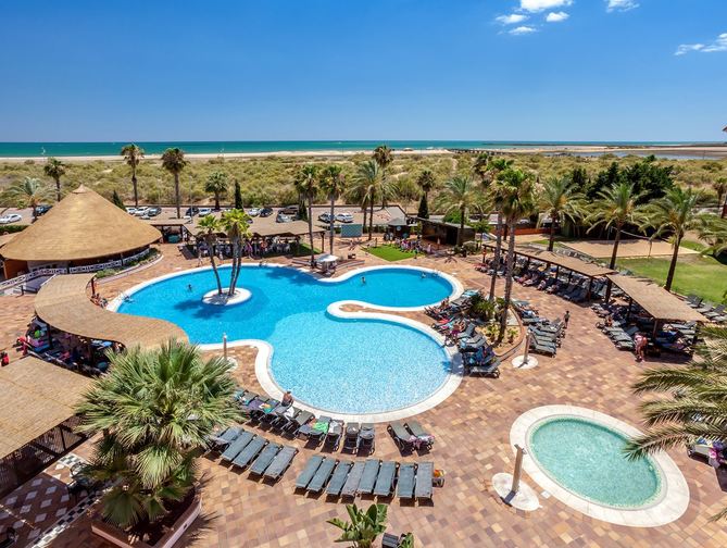 Zwembad van Occidental Hotel in Isla Cristina, Spanje foto 1