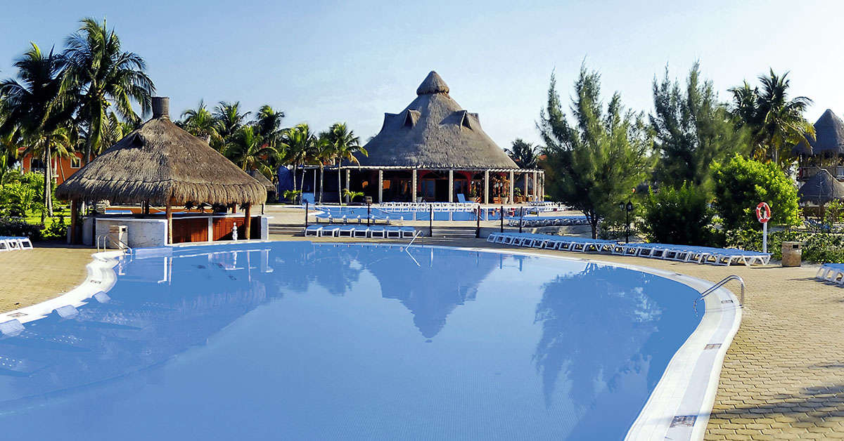 Zwembad van  Ocean Maya Royale Hotel Playa del Carmen, Mexico foto 2