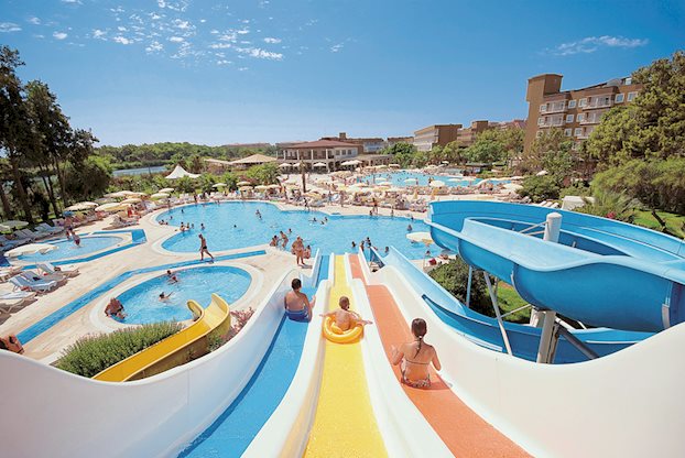 Zwembad met glijbanen van  Marvida Family Eco Hotel in Side, Turkije foto 1