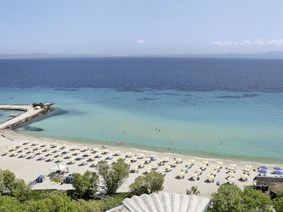 Strand bij Pallini Beach Hotel in Chalkidiki, Griekenland foto 3