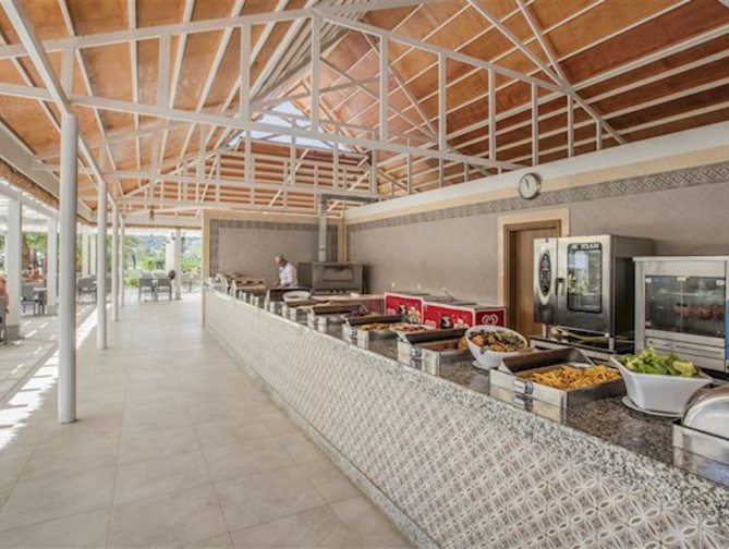 Restaurant in het Palm Wings Ephesus Beach Resort in Kusadasi, Turkije foto 2