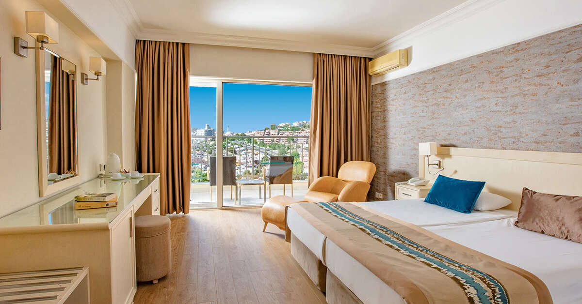 Hotelkamer in Palmin Hotel Kusadasi, Turkije foto 3