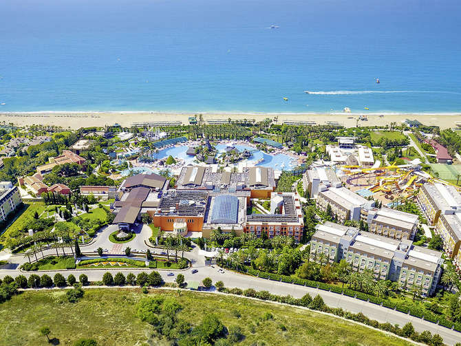 Strand bij Pegasos World Hotel in Side, Turkije foto 1
