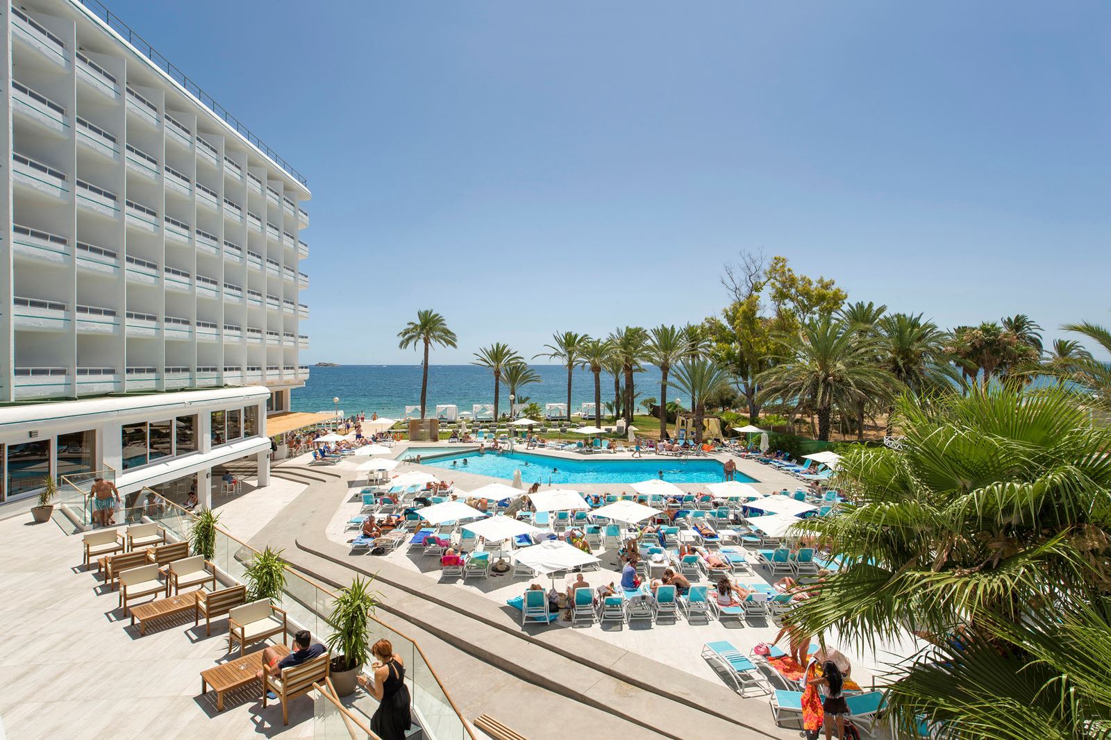 Zwembad van Vibra Algarb Hotel in Playa Den Bossa, Spanje foto 1