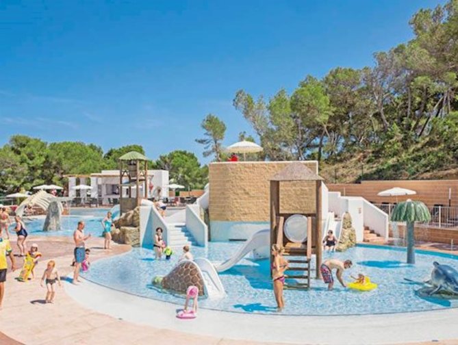 Zwembad met glijbanen van Calimera Fido Gardens Hotel in Puerto del Carmen, Spanje foto 2