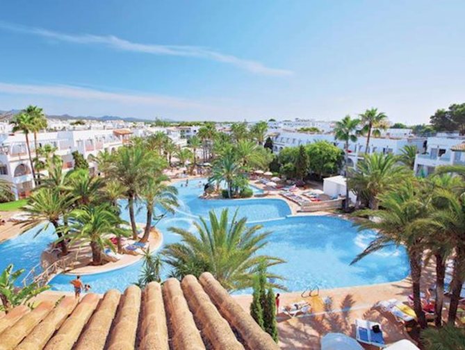 Zwembad van Calimera Fido Gardens Hotel in Puerto del Carmen, Spanje foto 1