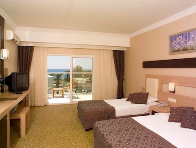 Hotelkamer in PrimaSol Telatiye Resort in Alanya, Turkije foto 5