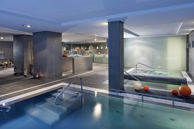 Zwembad van Primus Valencia Resort in Valencia, Spanje foto 2