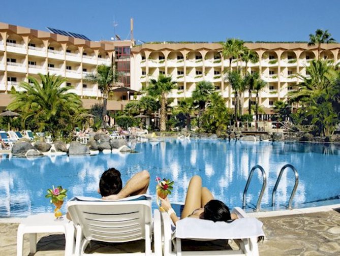 Zwembadzijde bij Puerto Palace Hotel in Puerto de la Cruz, Spanje foto 3