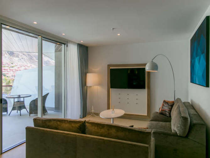 Hotelkamer in Radisson Blu Resort in Puerto De Mogan, Canarische Eilanden foto 3