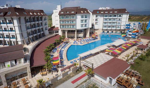 Buitenkant van Ramada Resort Side, Turkije foto 1
