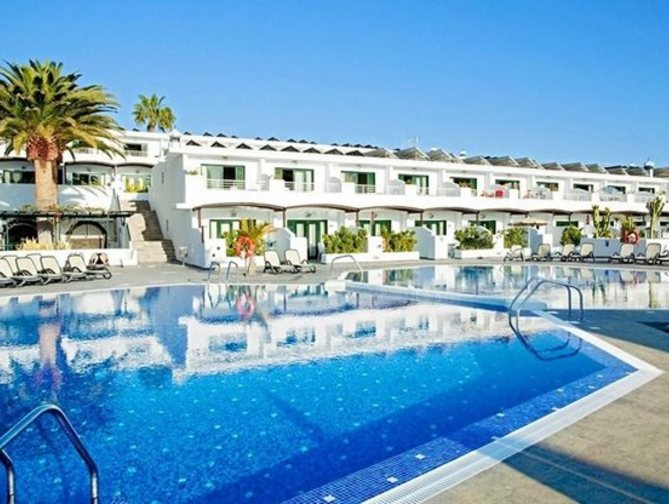 Zwembad van Relaxia Lanzaplaya Hotel in Puerto del Carmen, Spanje foto 2