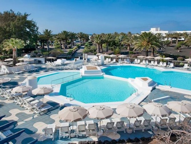 Zwembad van Relaxia Olivina Hotel in Puerto del Carmen, Spanje foto 2