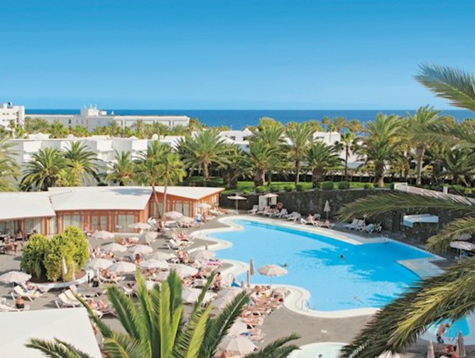 Zwembad van Relaxia Olivina Hotel in Puerto del Carmen, Spanje foto 1