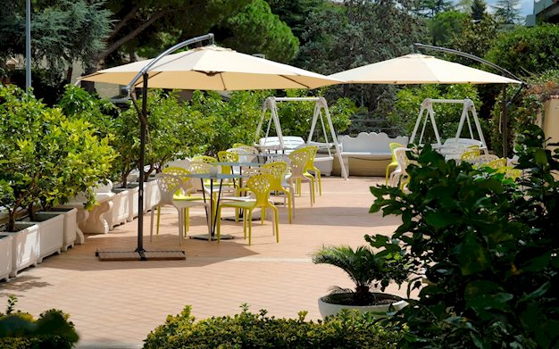 Grasveld bij het Love Hotel in Rome, Italië foto 3