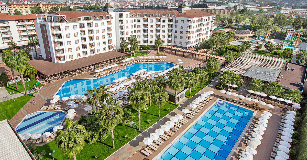 Zwembad van Royal Garden Beach Hotel Konaklı, Turkije foto 1