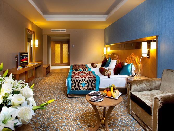 Hotelkamer in Royal Holiday Palace Hotel in Lara, Turkije foto 3