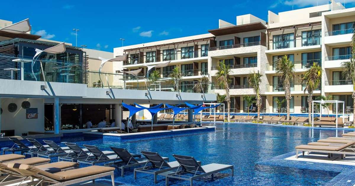 Zwembadzijde bij Royalton Riviera Hotel Cancún, Mexico foto 1