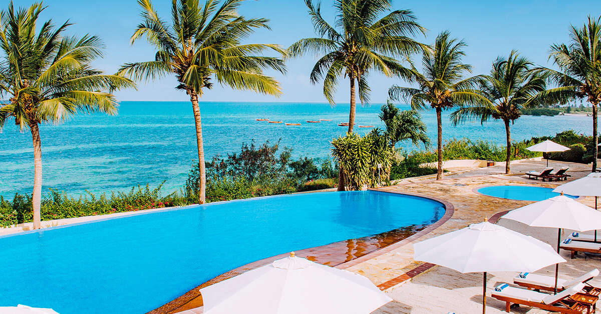 Zwembadzijde bij Sea Cliff Spa & Resort Mangapwani, Tanzania foto 1