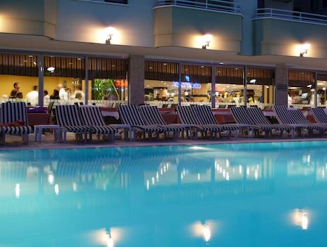 Sealine Alanya: Comfortabele Vakantie aan de Turkse Rivièra