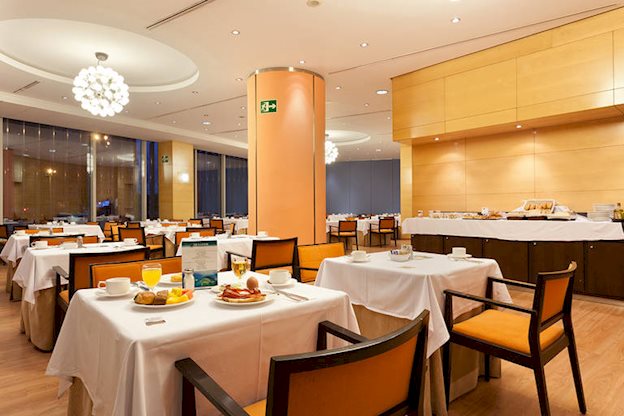 Restaurant in het  Senator Parque Central Hotel in Valencia, Spanje foto 3