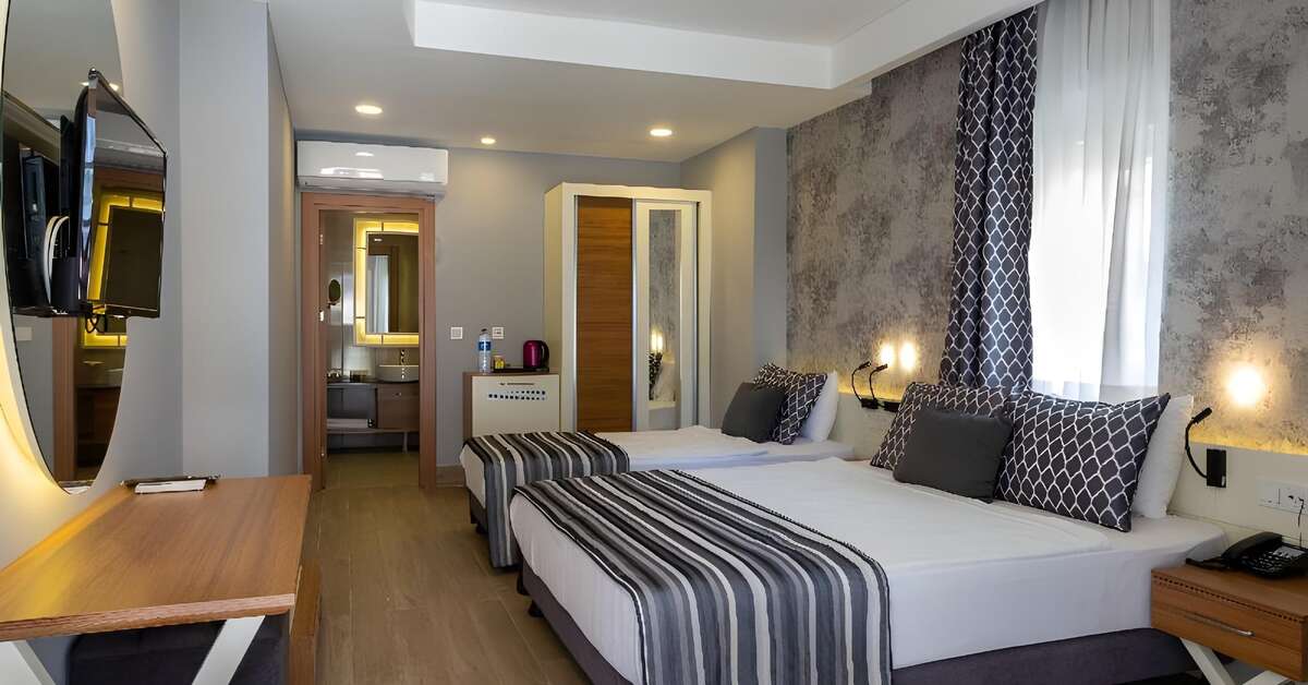 Hotelkamer in Sherwood Suites Resort in Lara Beach, Turkije foto 1