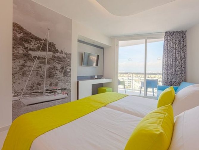 Hotelkamer in Sirenis Tres Carabelas en Spa Hotel in Ibiza, Spanje foto 3