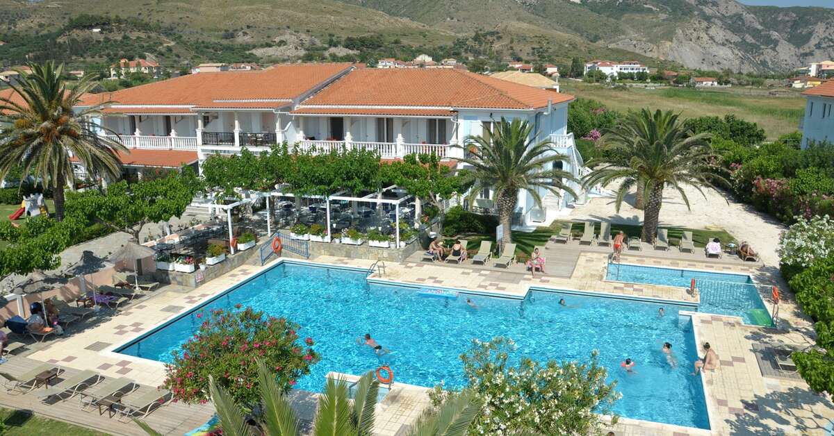 Zwembad van Sirocco Hotel Kalamaki, Griekenland foto 1