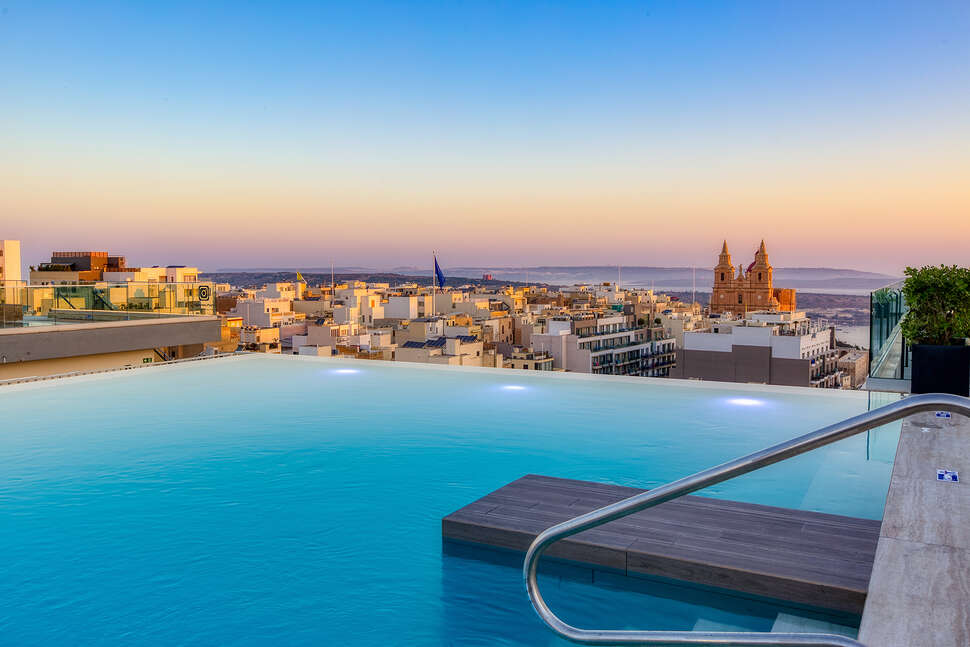 Zwembad van Solana Spa Hotel in Mellieha, Malta foto 1