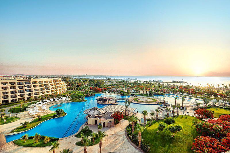 Zwembad van Steigenberger ALDAU Beach Hotel in Hurghada, Egypte foto 1