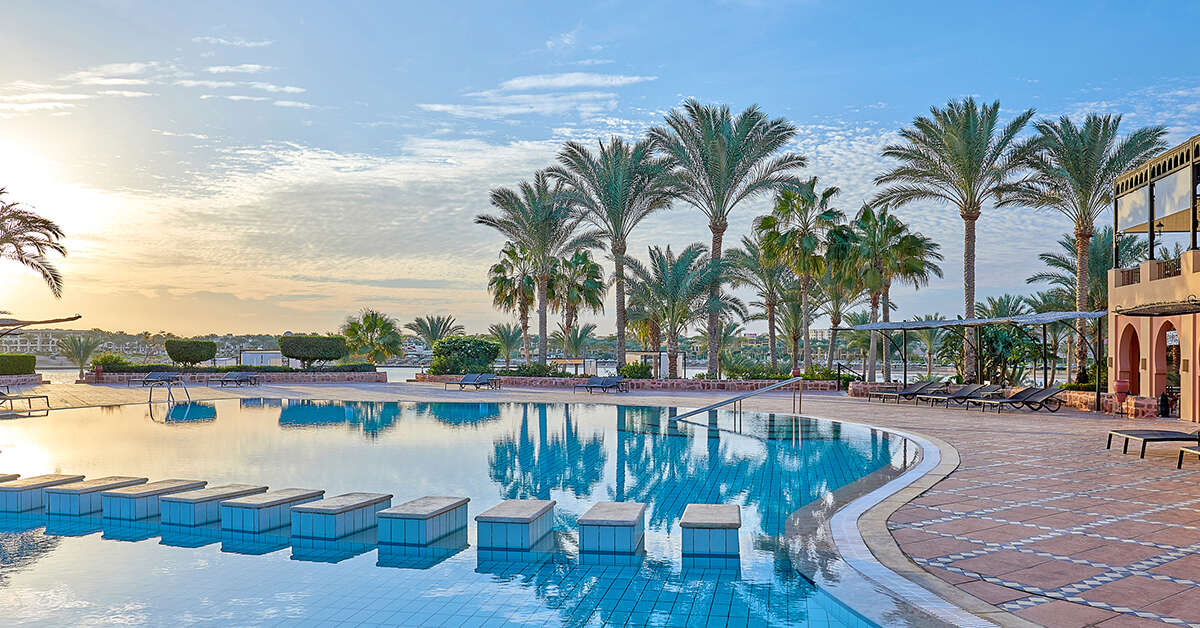 Zwembadzijde bij Steigenberger Coraya Beach Hotel in Port Ghalib, Egypte foto 2