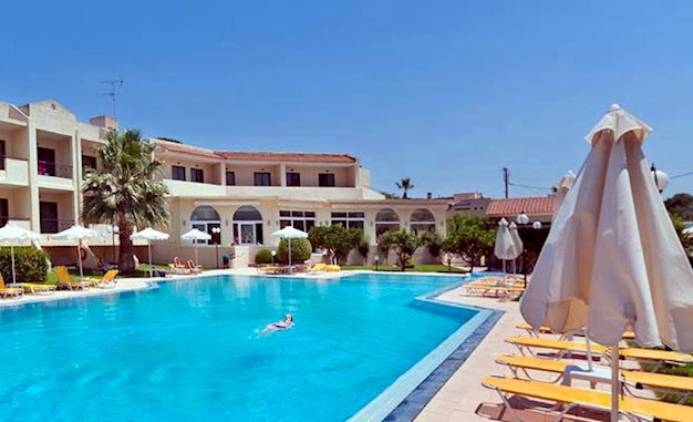 Zwembad van Summerland Hotel & Bungalows in Trianda, Griekenland foto 5