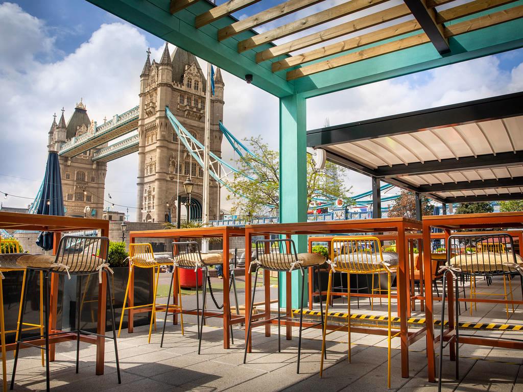 Restaurant in het The Tower Hotel in Londen, Groot-Brittannie foto 4
