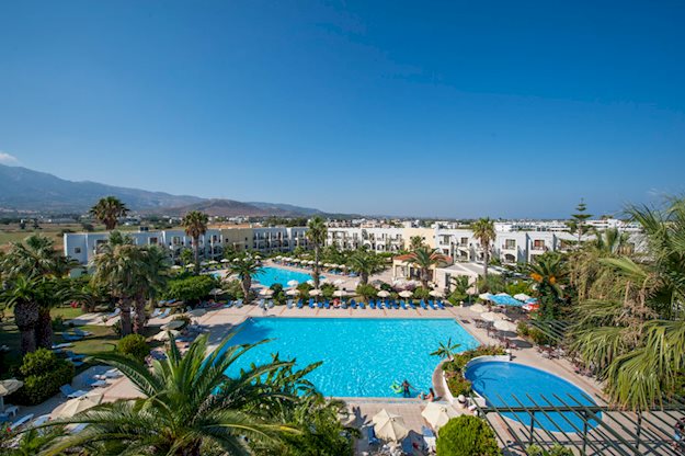 Zwembad van Beach Resort in Tigaki, Griekenland foto 1