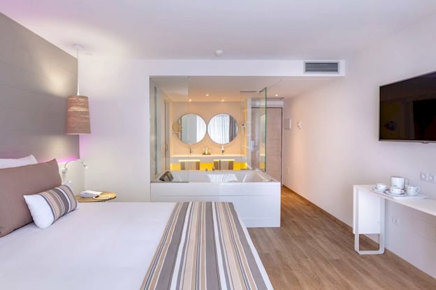 Hotelkamer in Tigotan Lovers & Friends Hotel in Playa de las Américas, Spanje foto 4