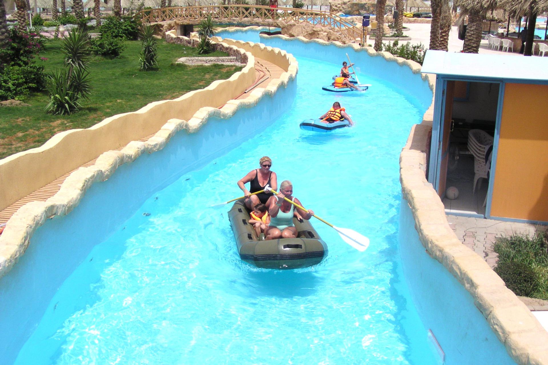 Zwembad van Titanic Aqua Park Resort in Hurghada, Egypte foto 5