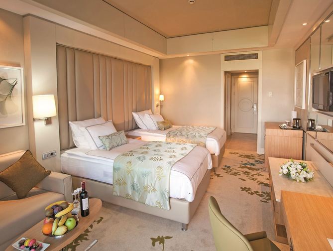 Hotelkamer in Titanic Beach Lara Resort in Lara, Turkije foto 3