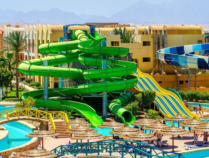 Zwembad van Titanic Palace Hotel in Hurghada, Egypte foto 2