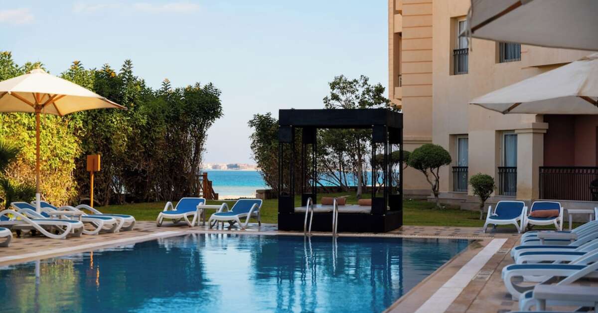 Zwembadzijde bij  Tropitel Sahl Hasheesh Hotel in Makadi Bay, Egypte foto 1