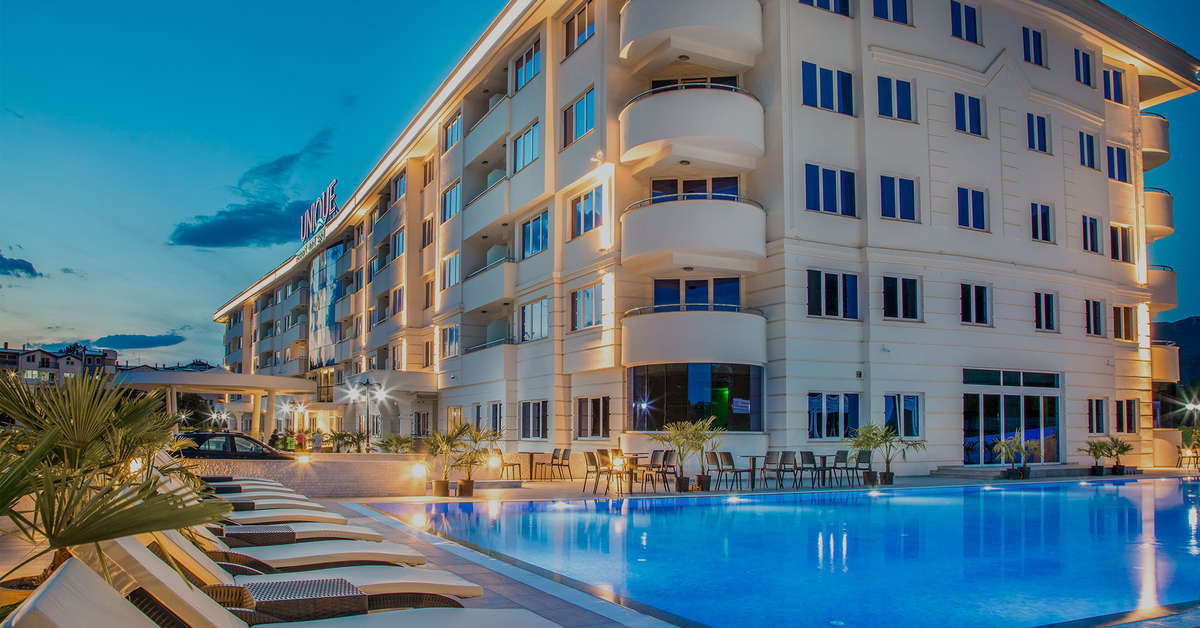 Zwembadzijde bij Unique Resort Ohrid, Macedonië foto 1