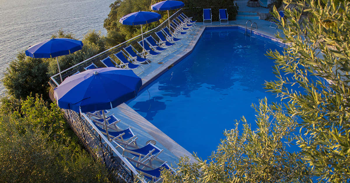 Zwembad van Villaggio Baia Serena Hotel Vico Equense, Italië foto 1