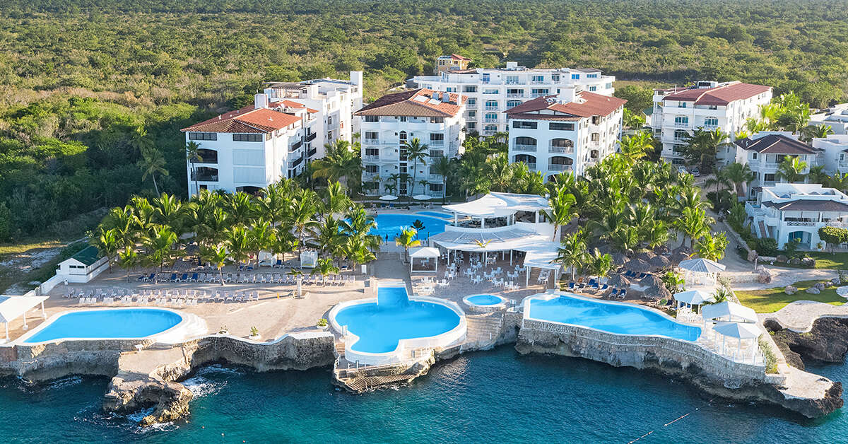 Zwembad van HM Alma de Bayahibe Hotel in Playa Bayahibe, Dominicaanse Republiek foto 1