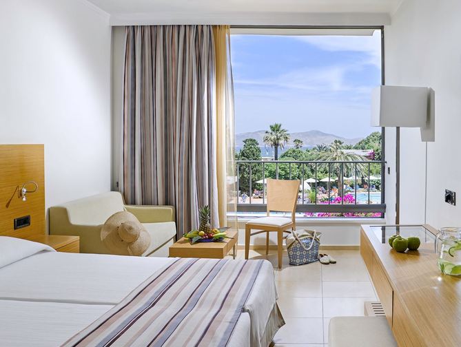 caravia-beach-hotel-kos-griekenland