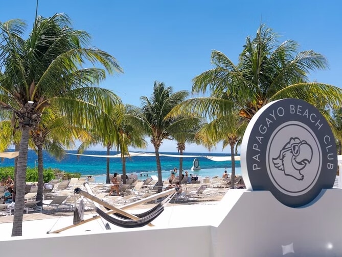 Papagayo Beach Hotel | Curacao 