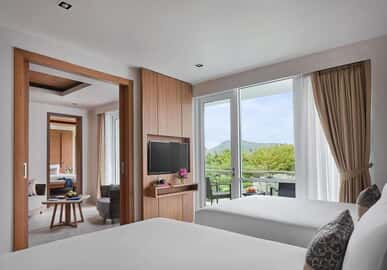 Splash Beach Resort Phuket: Luxe familieplezier!